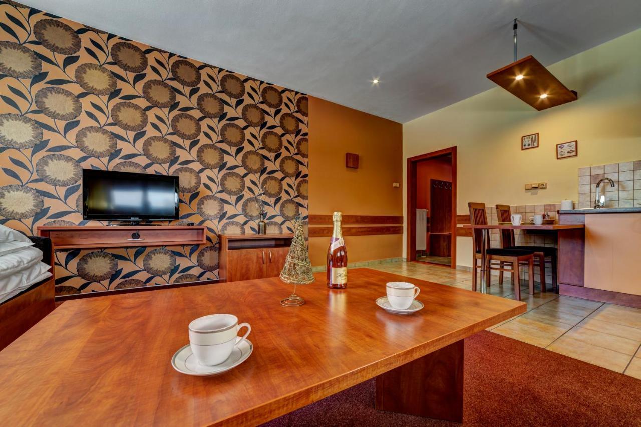 Apartmanovy Dom Slniecko Жьяр Экстерьер фото