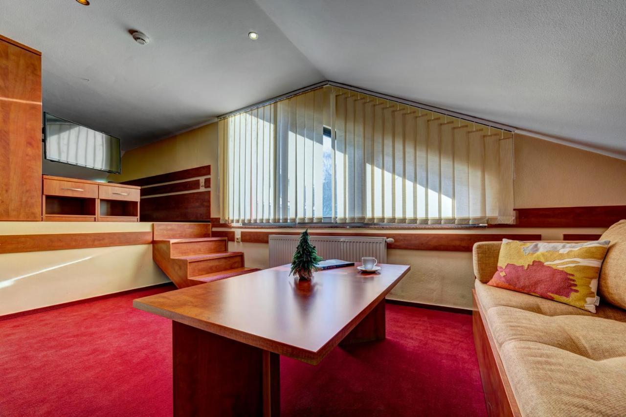 Apartmanovy Dom Slniecko Жьяр Экстерьер фото