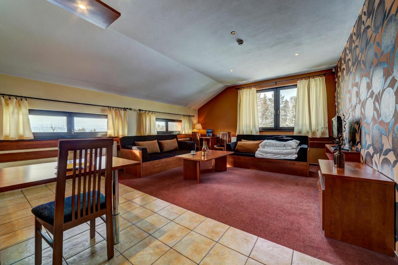 Apartmanovy Dom Slniecko Жьяр Экстерьер фото