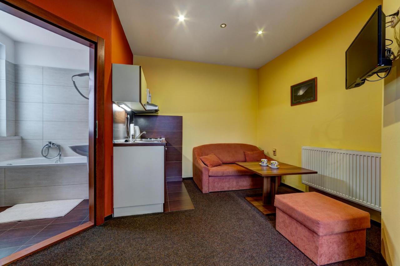 Apartmanovy Dom Slniecko Жьяр Экстерьер фото